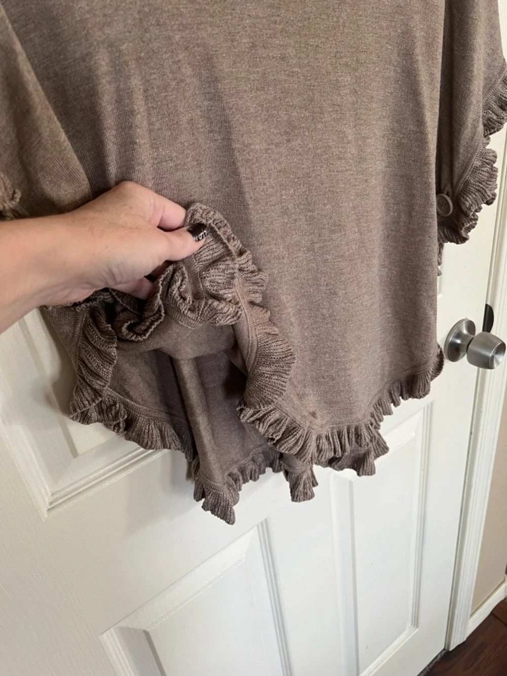 Joseph A Taupe Ruffle Poncho Sweater M Cowl Neck Knit Cape Style Top - Picture 5 of 11